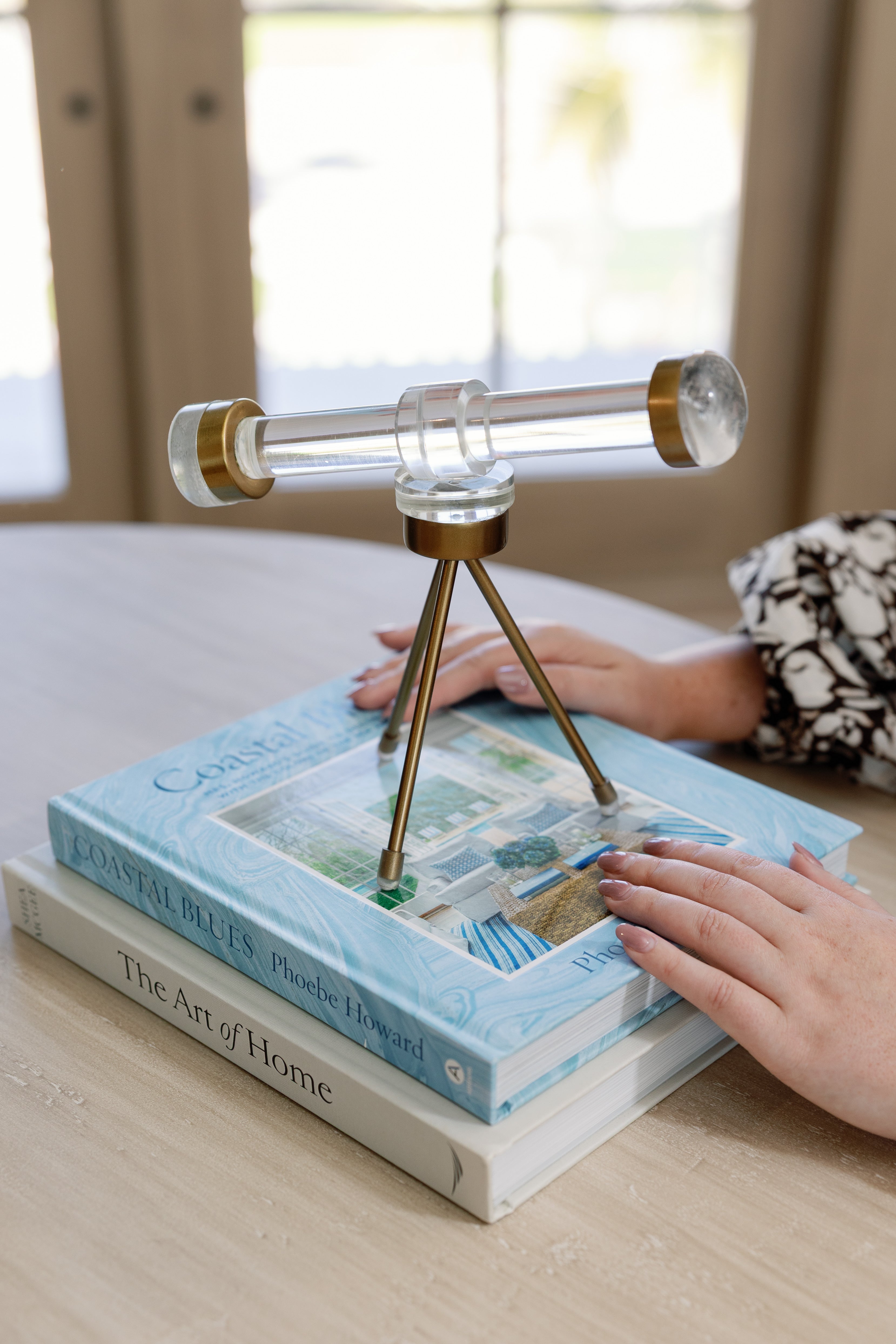 Dora Acrylic Telescope